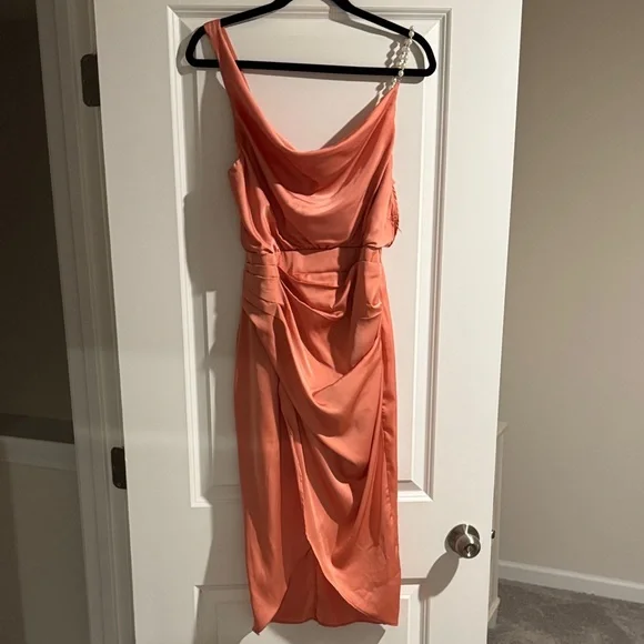 Elegant Coral Satin Dress - Picture 3 of 4